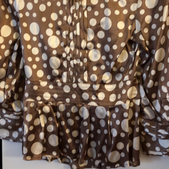 Button down satin polkadot top - Picture 4 of 5